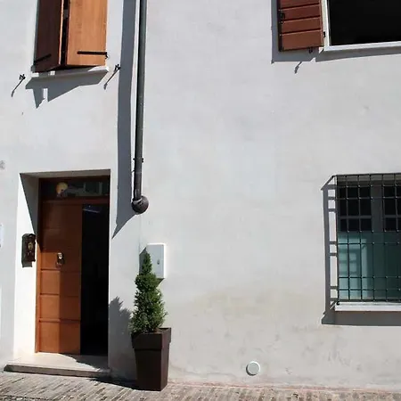 Affittacamere House 3*